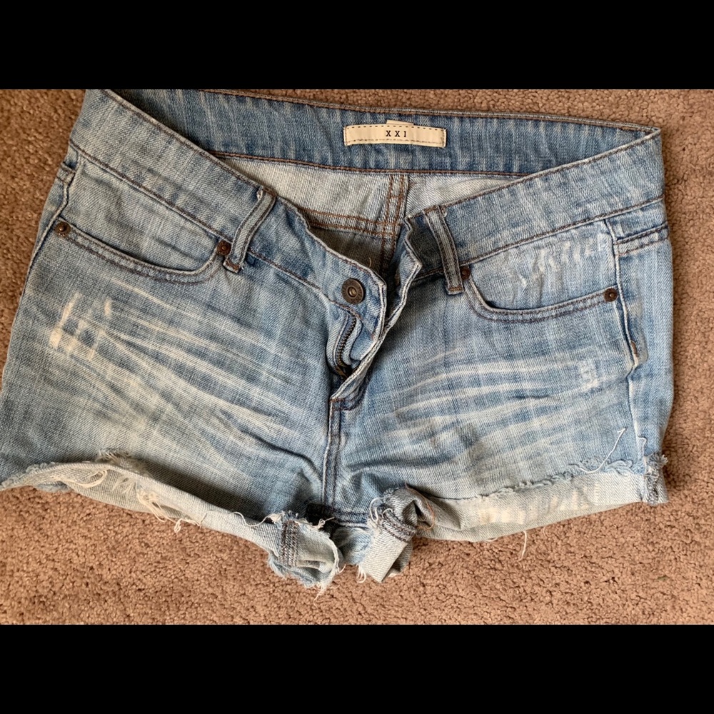 Light jean shorts